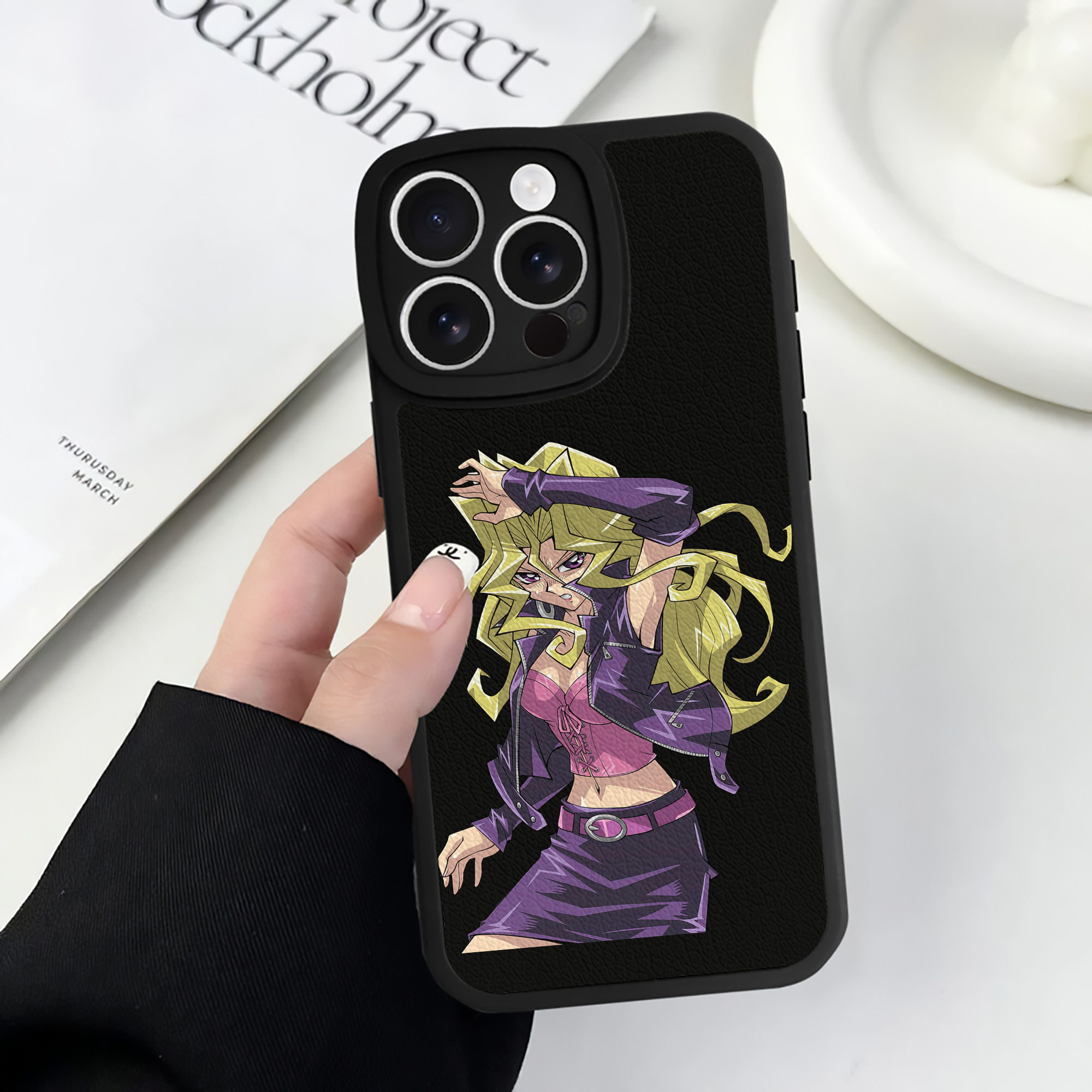 （画像用） 遊☆戯☆王 Yu-Gi-Oh! 【iPhone 16シリーズ対応】シリコンスマホケース（レザー調） 材質：シリコン